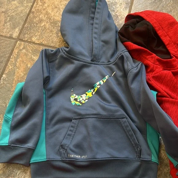 Nike and under armour sweatshirt bundle - Picture 3 of 4